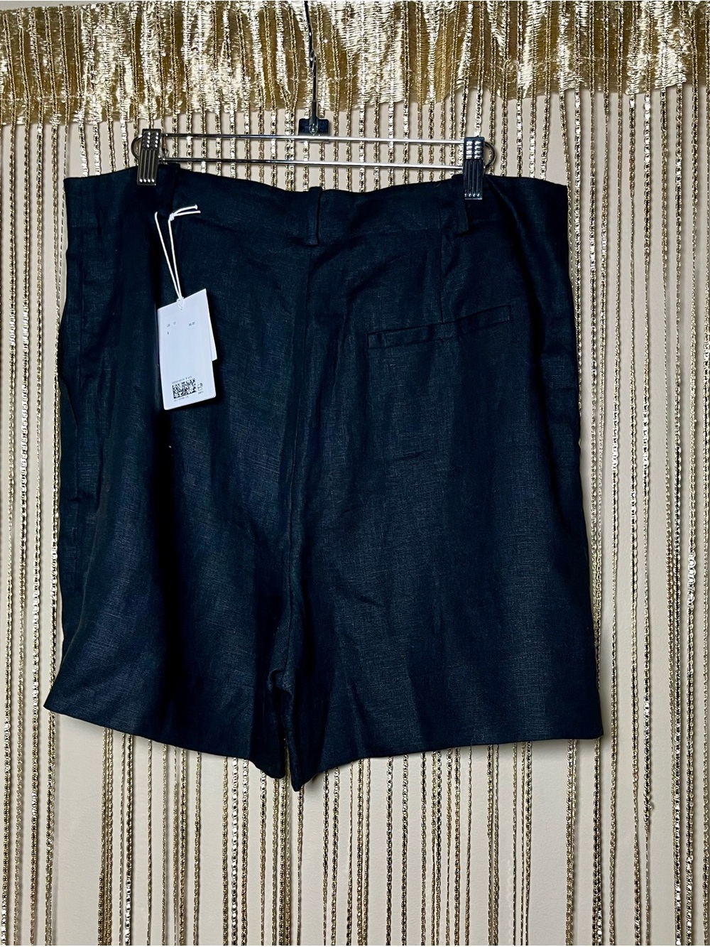 Stockholm Atelier & Other Stories Black Flat-Front Women's Shorts
